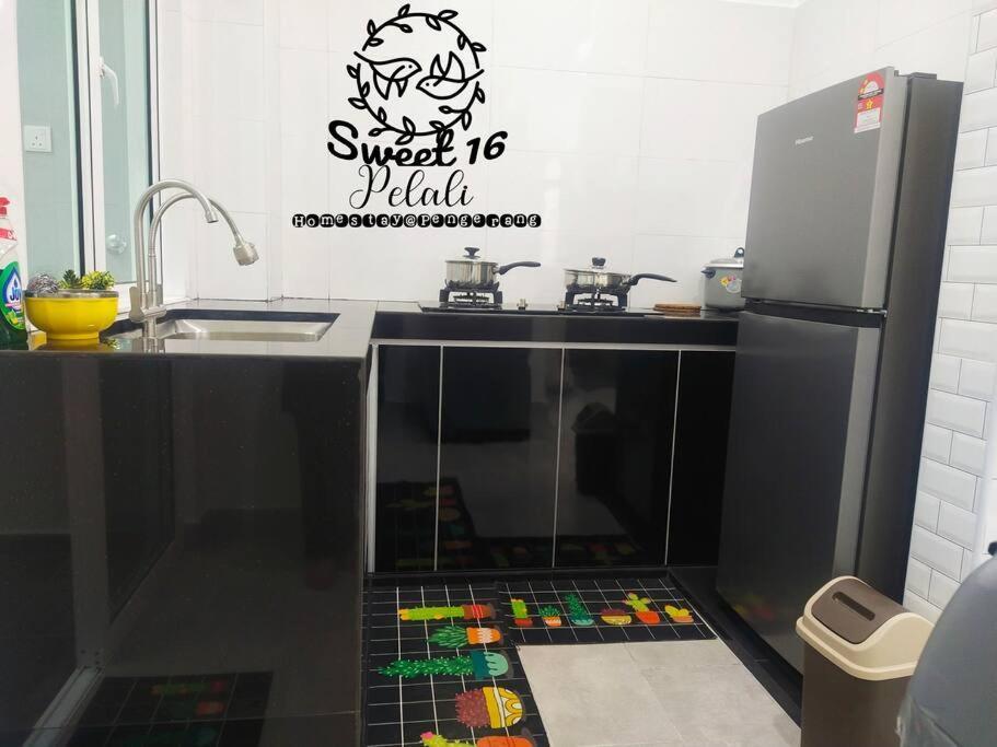 Sweet 16 Pelali Homestay Pengerang Exterior photo